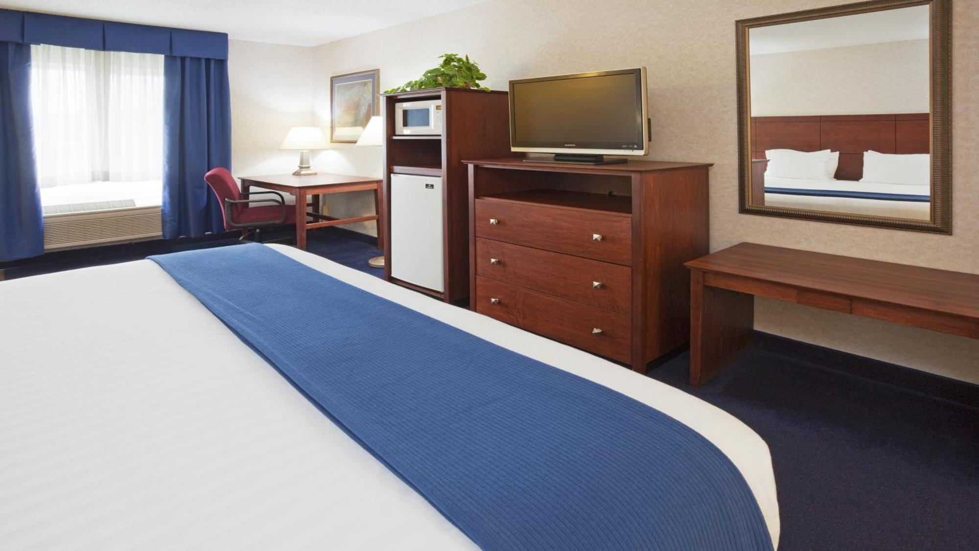 Holiday Inn Express Deforest By Ihg Zewnętrze zdjęcie
