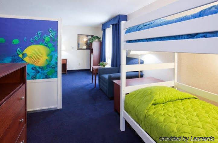 Holiday Inn Express Deforest By Ihg Zewnętrze zdjęcie